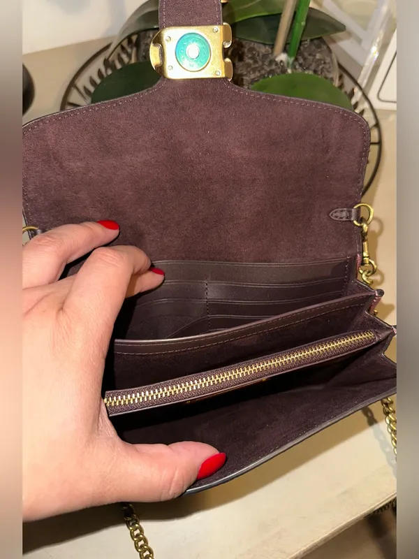 Coach 4792 Tabby Chain Clutch wine - Image 3