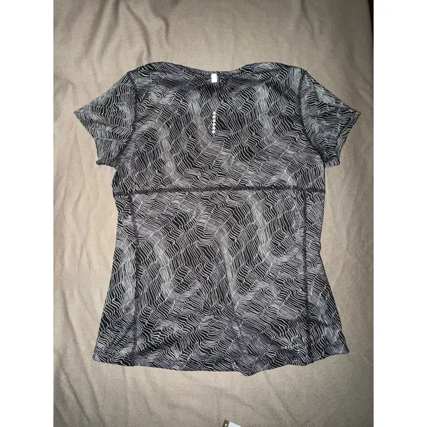 Nike Womens Dri-FIT Running Shirt Black White Wavy Graphic Tee Medium - Image 3