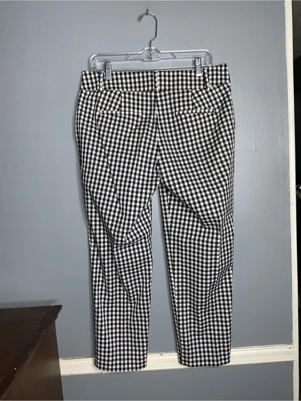 Ann Taylor Black & White Gingham Capri Size 8 - Image 4