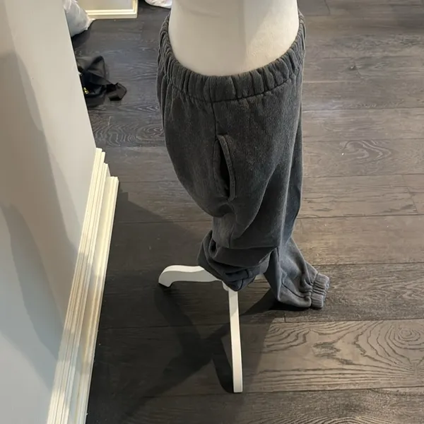 Brandy Melville Grey Swetapants - Image 3