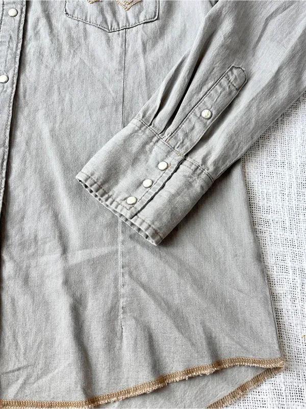 Wrangler "Retro" Long Sleeve Grey Denim Western Snap Shirt 🦅 Size Large - Image 2