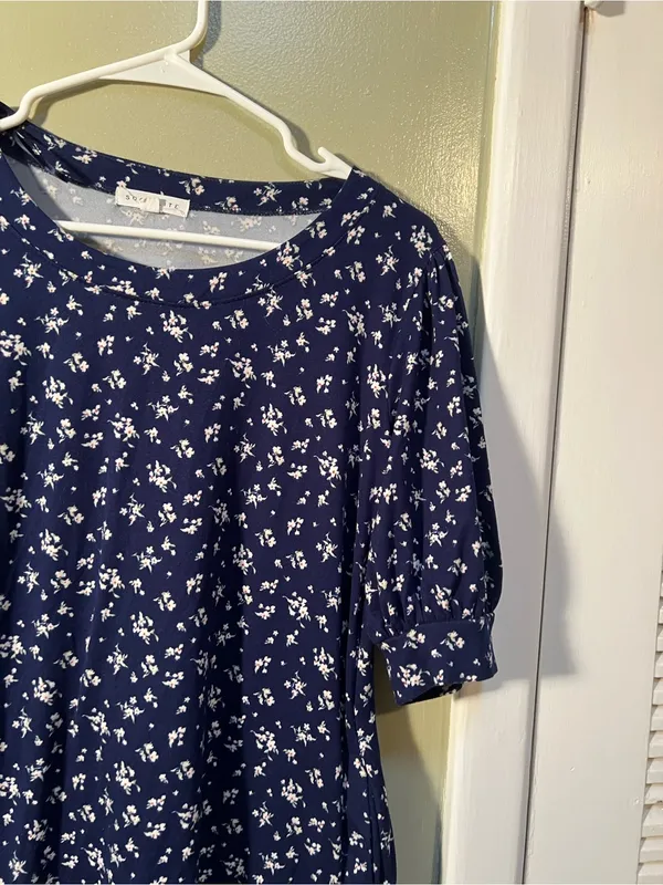 Socialite Womens Sz Small T-Shirt Dress Navy Blue White Floral Short Puff Sleeve - Image 5