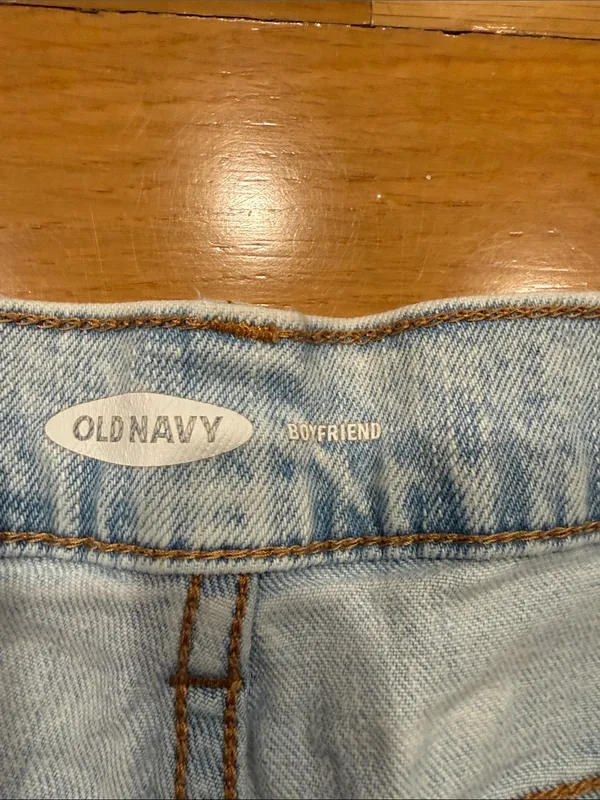 Old Navy boyfriend dristress raw hem light blue jeans size 8 . - Image 2