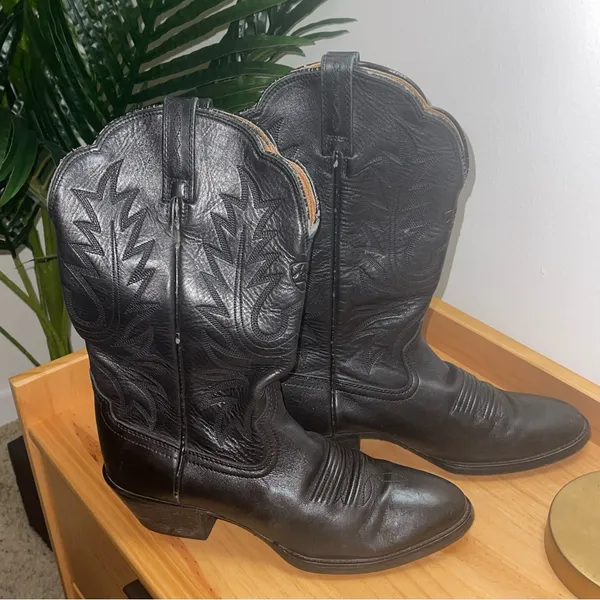 Women’s Ariat Heritage R Toe Western Boot Size‎ 6.5 - Image 3
