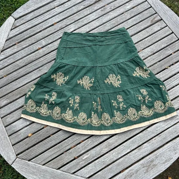 Y2K embroidered‎ green sequin skirt, medium spring summer fairy whimsy - Image 2
