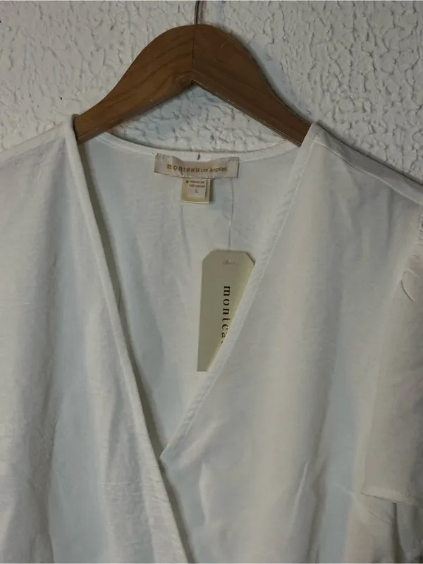 Monteau White Wrap Crop Top with Gold Buttons - Image 3