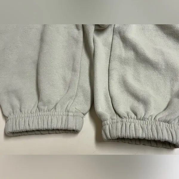 PacSun Women’s Beige Cargo Joggers - Size XS - NWT - Image 4