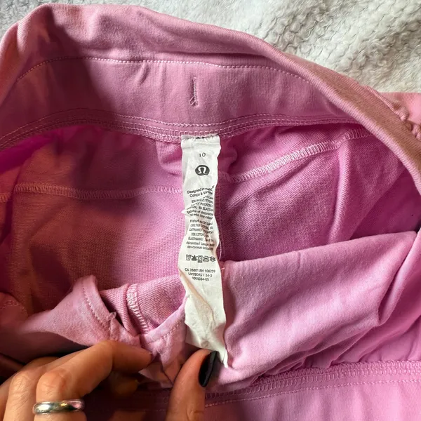Lululemon pink cotton shorts, size 10 - Image 2