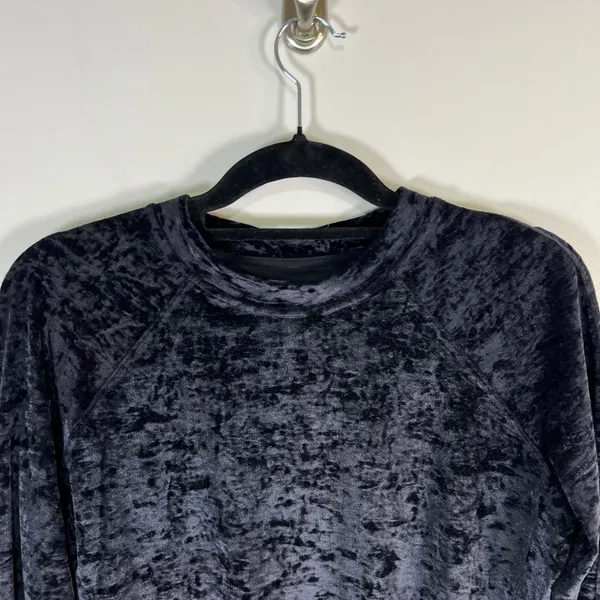Lululemon Black Crushed Velvet Crewneck Sweatshirt Raglan Sleeve Pullover‎ rare - Image 2