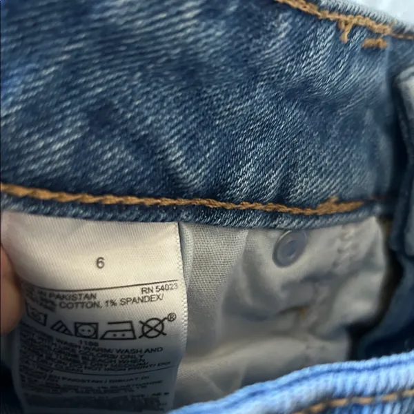 Old Navy Classic Blue Jean Shorts - Image 5