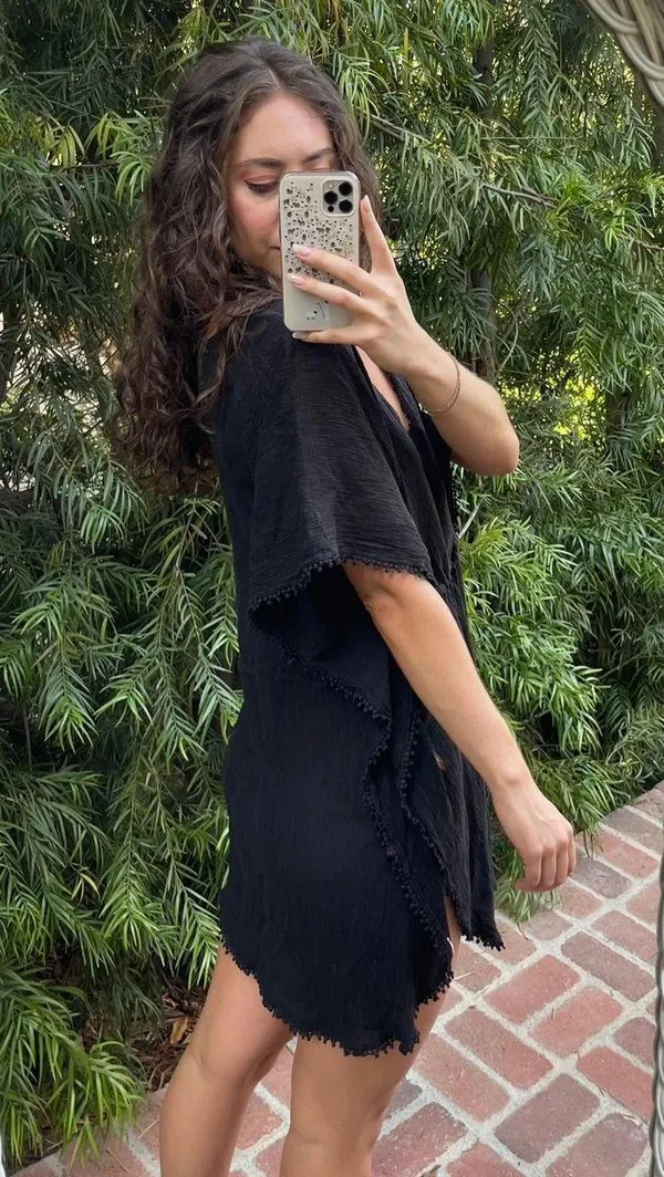Black Old Navy beach cover up / one size/ has a small tear - Image 4