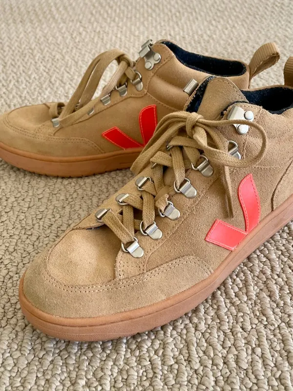 Veja Roraima Suede shoes, size 8 - Image 3