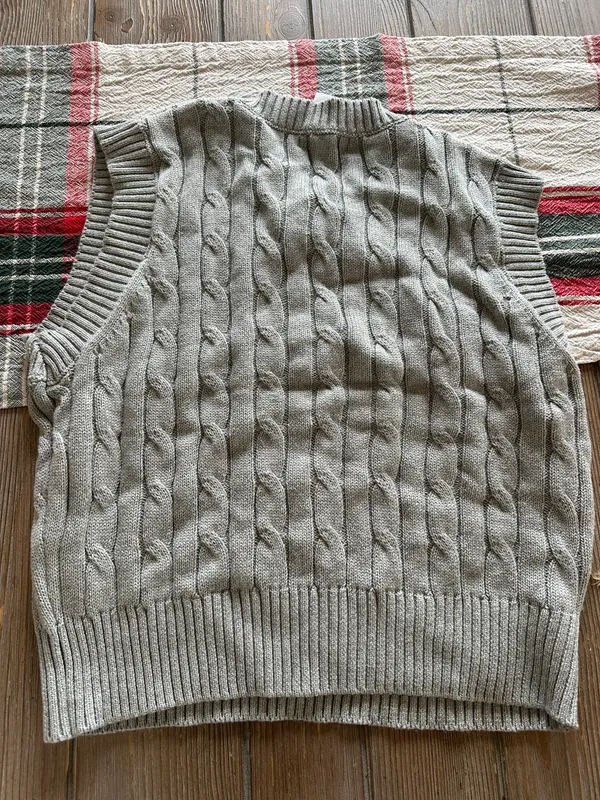 Forever 21 Cropped Sweater Vest - Image 2