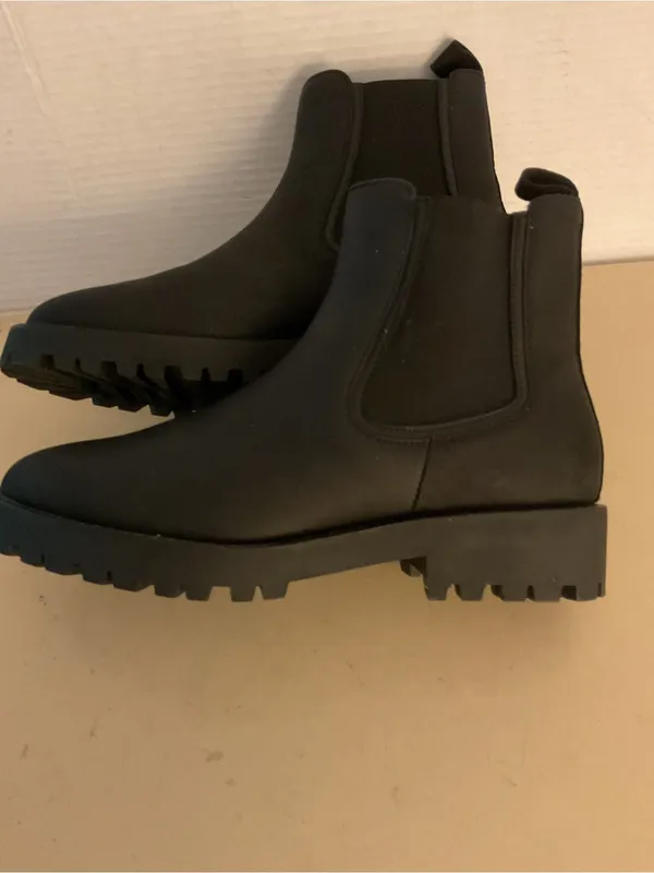 Thursday women black leather Chelsea heel boots US 8.5 Wide - Image 8