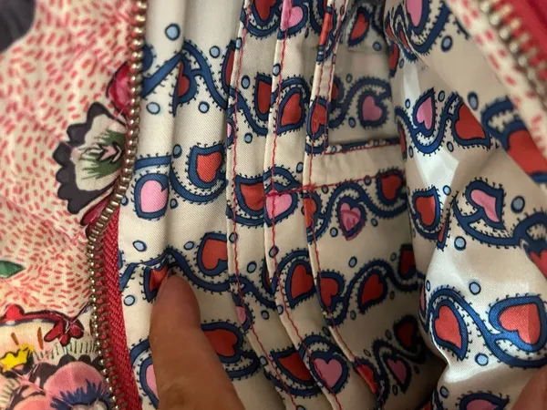 Vera Bradley Lil Hipster Shoulder Bag Floral Print Heart Lined Built in Wallet - Image 7