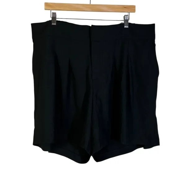 NWT Torrid Black Pleated Shorts Size 18‎ - Image 2