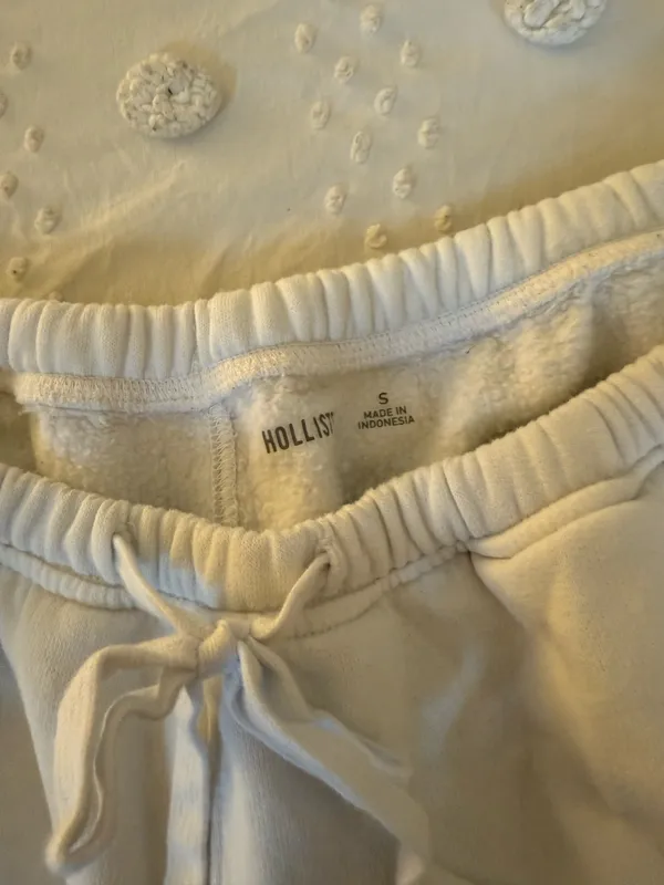 Hollister white sweatpants - Image 2