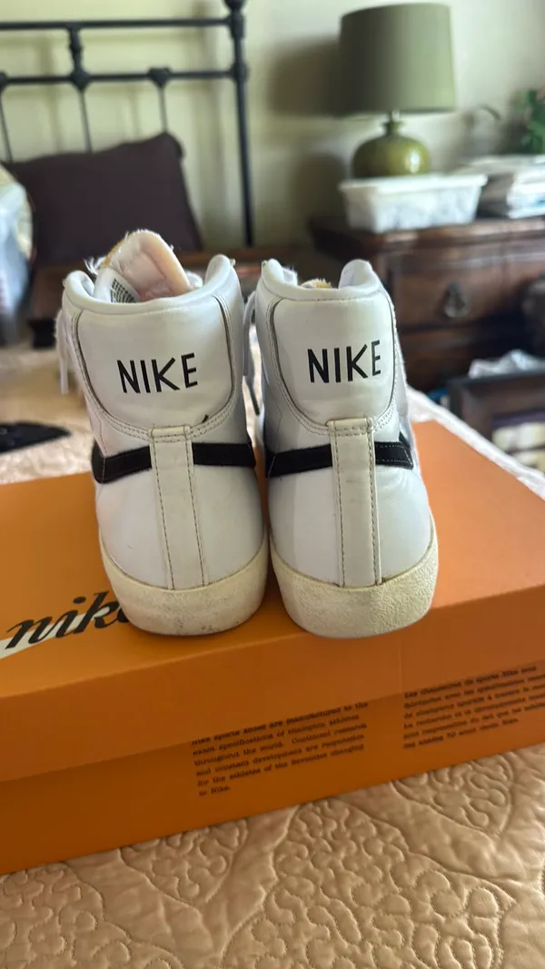 Nike Blazer Sneakers Women’s - Image 3