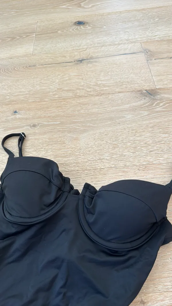 Dippin Daisy’s One-Piece - Image 5