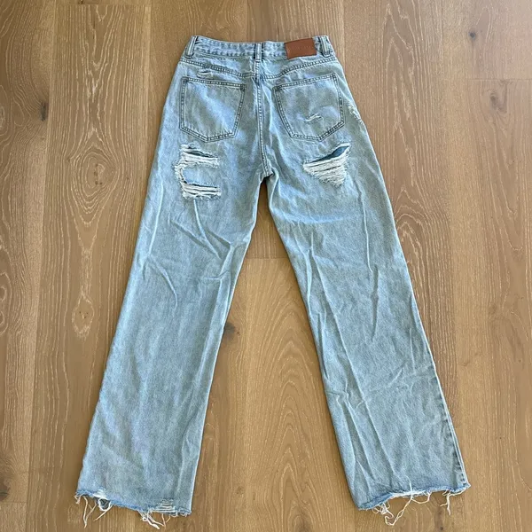 White Fox Distressed jeans Alana Size M Light Wash Blue - Image 4