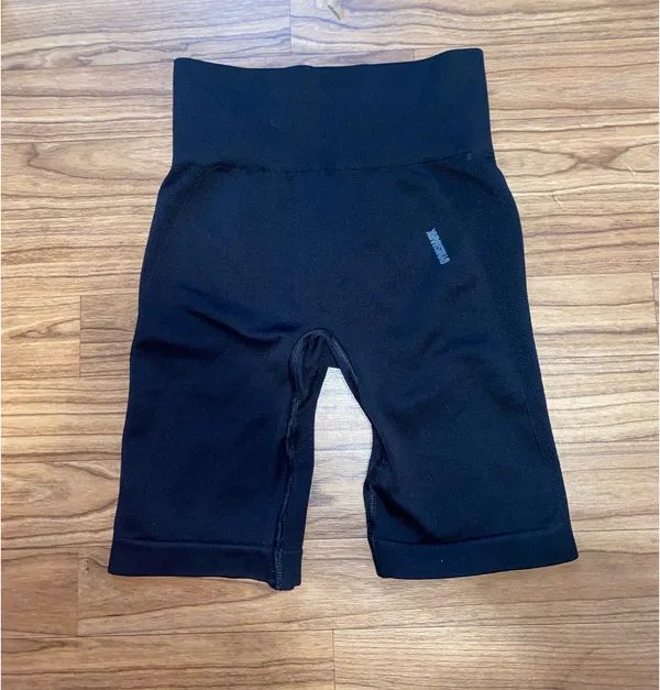 Gymshark Shorts Seamless - Image 2