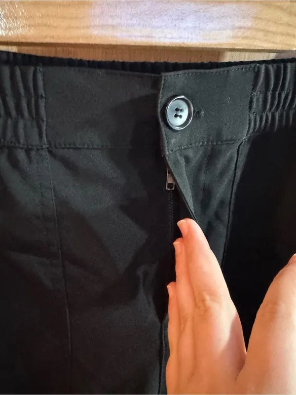 Women’s Sanctuary Black Cargo Pants with Elastic Waist Size Small - Image 4