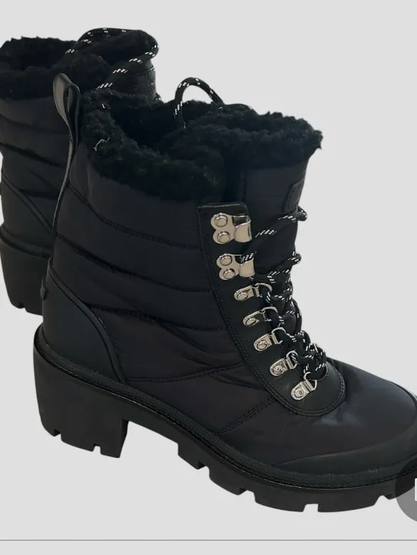 Tory Burch Black Winter Boots with Fur Trim, Size 7.5, New with tag on bottom - Image 4