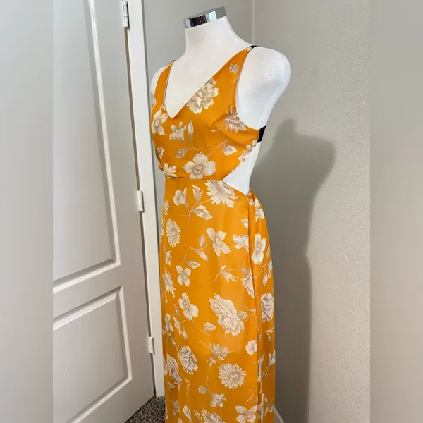Stone‎ Row Mustard Open Back Floral Maxi Dress Size Small - Image 2