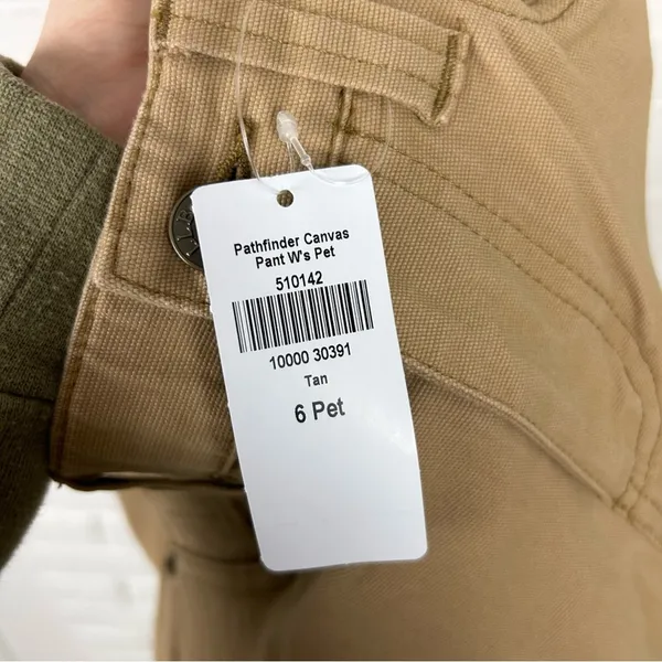 NWT L.L.Bean Favorite Fit Tan Cargo Pants Size 6 Petite - Image 7