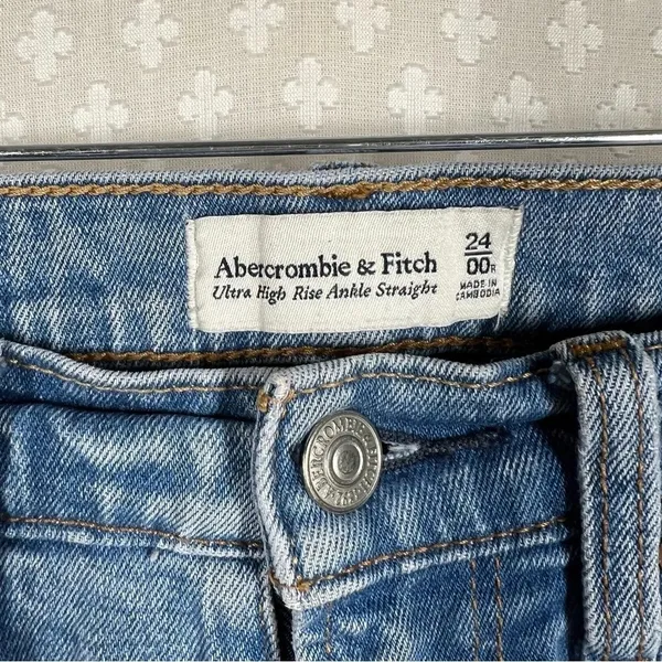 Abercrombie & Fitch‎ Curve Love Ultra High Rise Ankle Straight Jeans - Image 2