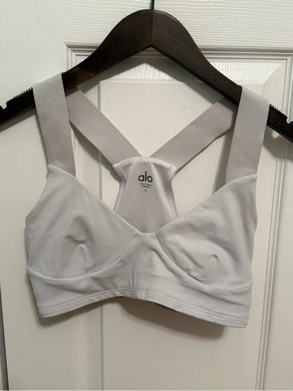 Alo Yoga Airbrush Rev it Up Bra in White - Image 2