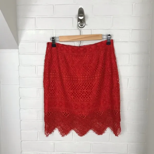 NWT Banana Republic Red Lace Skirt Size 0 - Image 6
