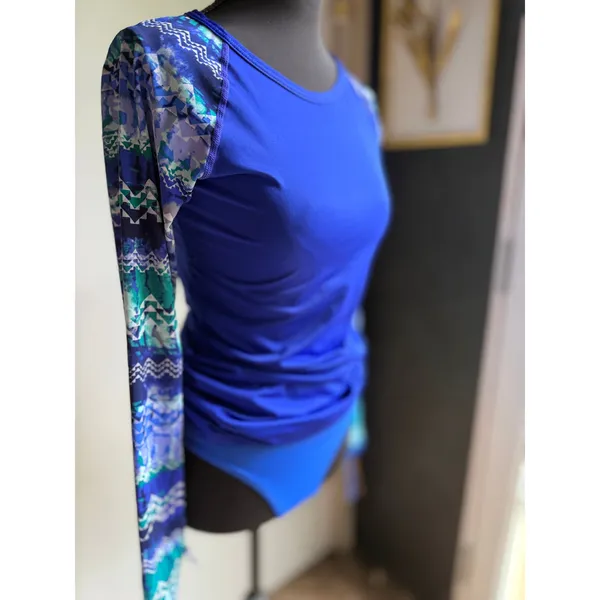 TYR Long Sleeve Rash Guard Swim Top Blue Geometric Print | UPF Sun | Est. Small - Image 6