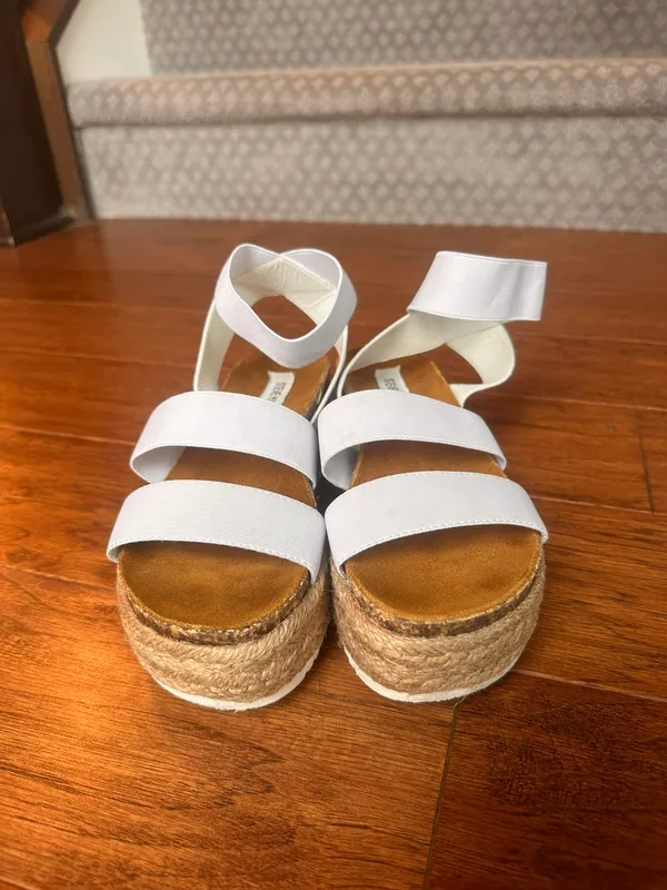 Steve Madden White Sandal - Image 2