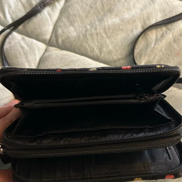 Vera Bradley small wallet crossbody - Image 3