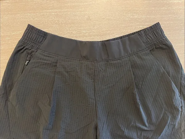 Athleta - Black textured Brooklyn Shorts- 10 - Image 4