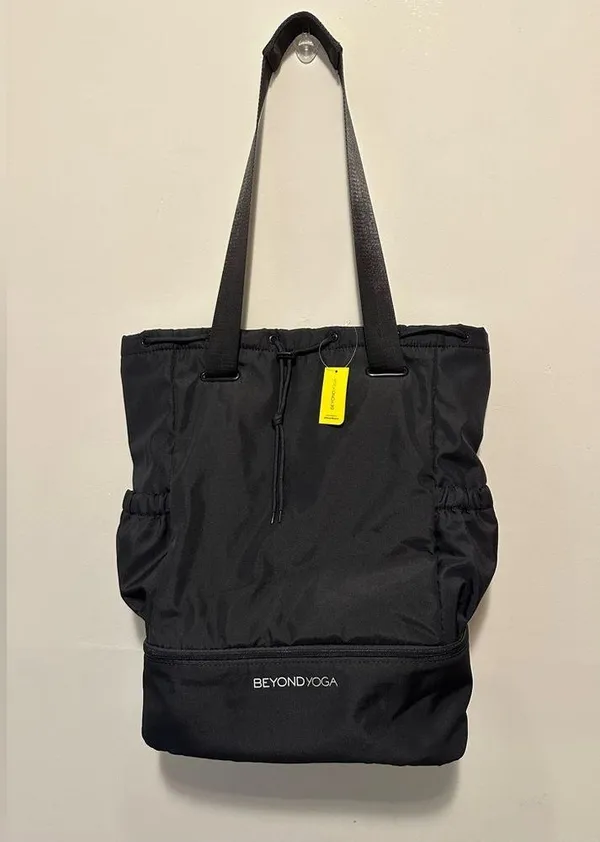 NWT Beyond Yoga Convertible Gym Bag Backpack Black - Image 6