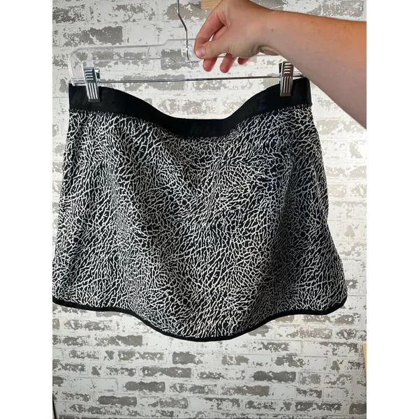 Nike | women golf black and white mini skirt with undershorts - Image 8
