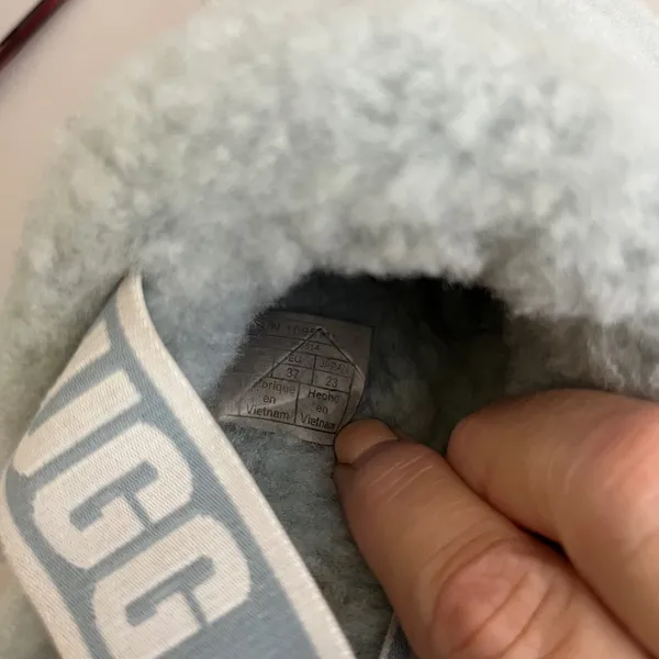 UGG Fluff Yeah Slide 37 / US 6 Fog Blue Sheepskin Cozy Fluffy Lounge - Image 4