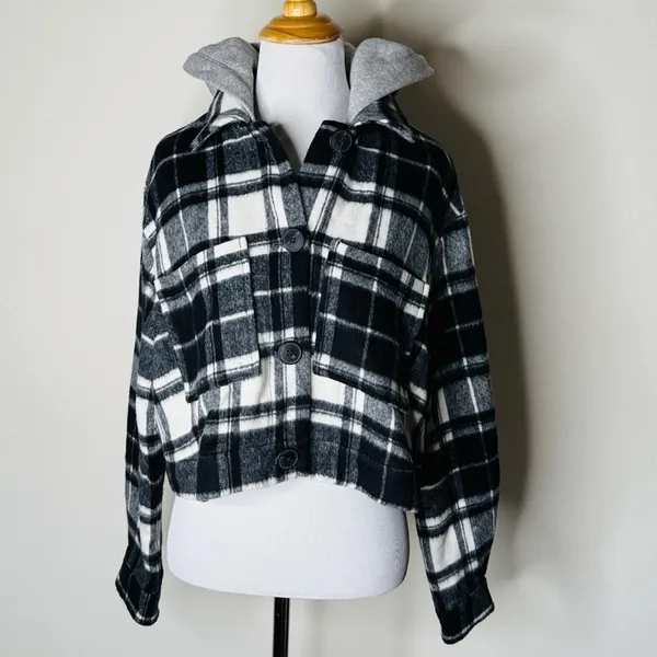 Zara Black and White Plaid Cropped Bomber Jacket - Image 6