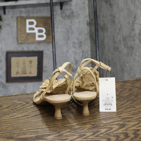 NWT A New Day Womens Esme Floral Crochet Kitten Heels 92979007 Tan Brown 7M - Image 8