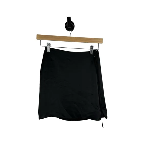 Wilfred by Aritzia Elixir Satin Mini Skirt in Black Size 00 - Image 4