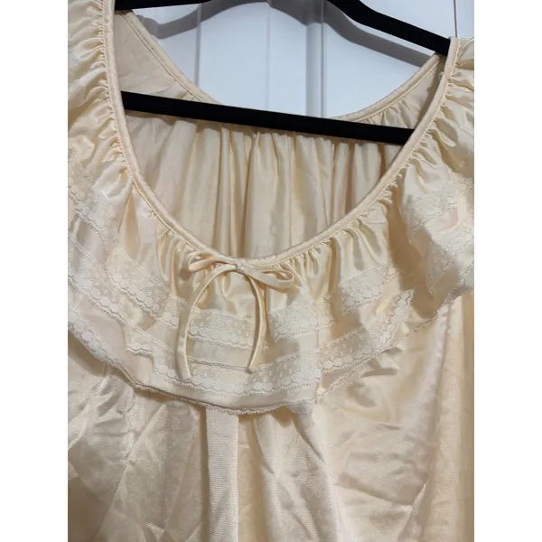 Vintage‎ Nightgown Romantic Coquette Cream Ruffled Lace Bow Sleepwear - Image 4