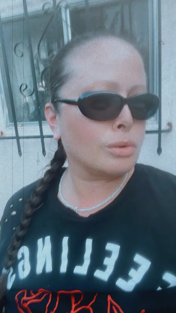Vintage Black Oval Sunglasses - Image 5