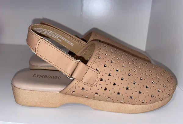 Little girls Gymboree Heart Clogs 🩷 - Image 5