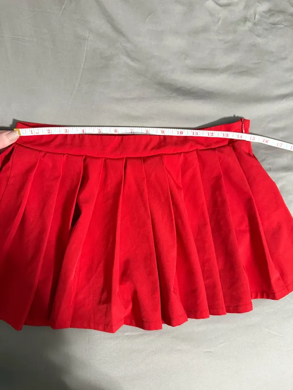 Red pleated mini skirt - Image 5