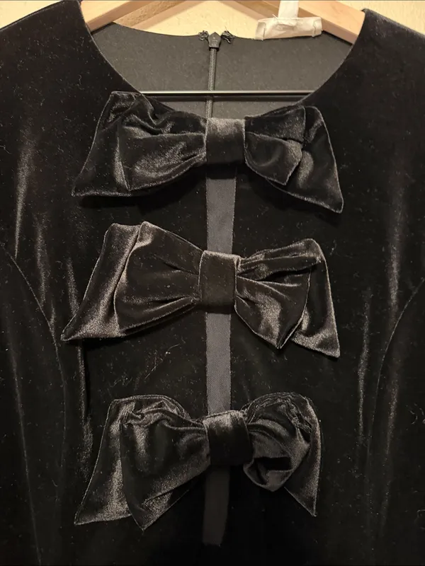 a loves a Black Velvet Bow Tie Dress Size Large - Image 4