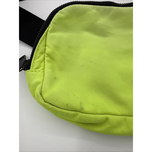 Lululemon Everywhere Belt Bag 1L Highlight Yellow -see Pics - Image 2