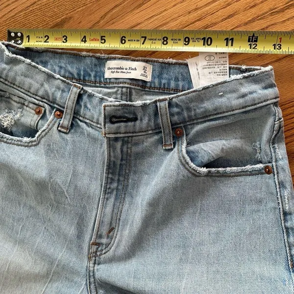 Abercrombie & Fitch 80s High Rise Mom Jeans Light Wash Waist 27” Ankle jeans - Image 11