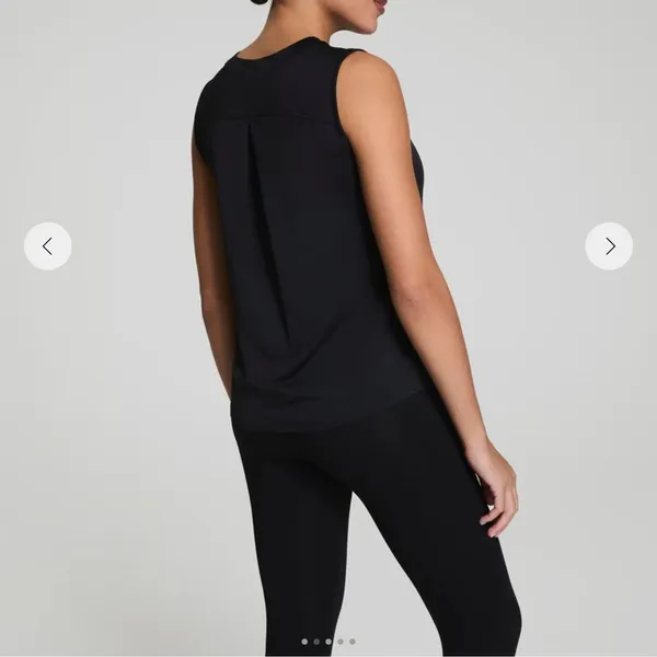SPANX® Activate scoop Neck Tank size Medium - Image 3